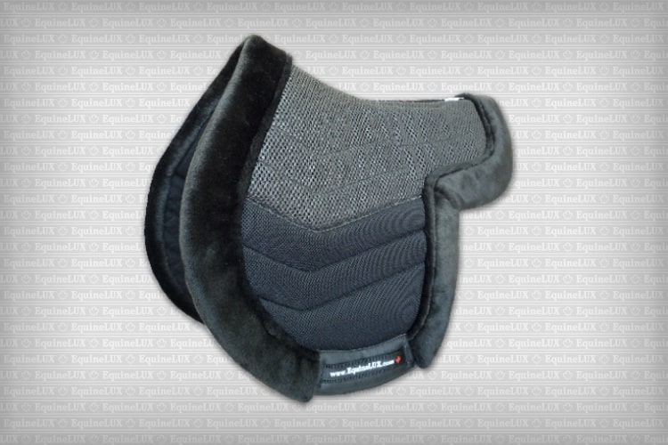 Hunter saddle pad with cotton lining and fleece roll and HR foam inserts (black)